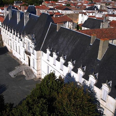 Отель Abbaye Royale Сен-Жан-д'Анжели Экстерьер фото