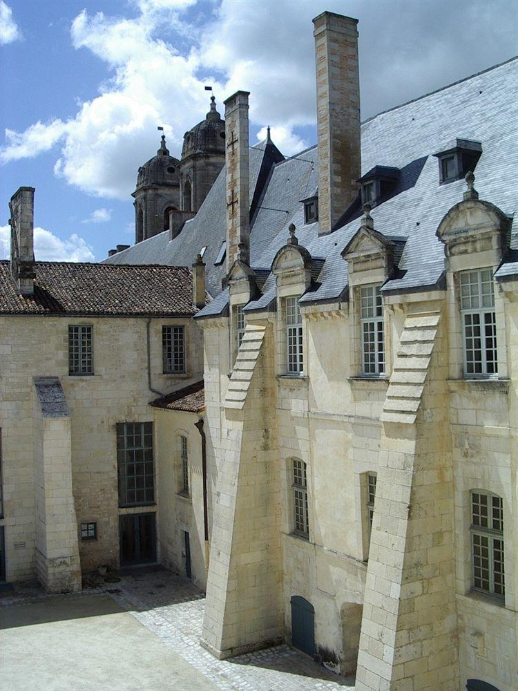 Отель Abbaye Royale Сен-Жан-д'Анжели Экстерьер фото