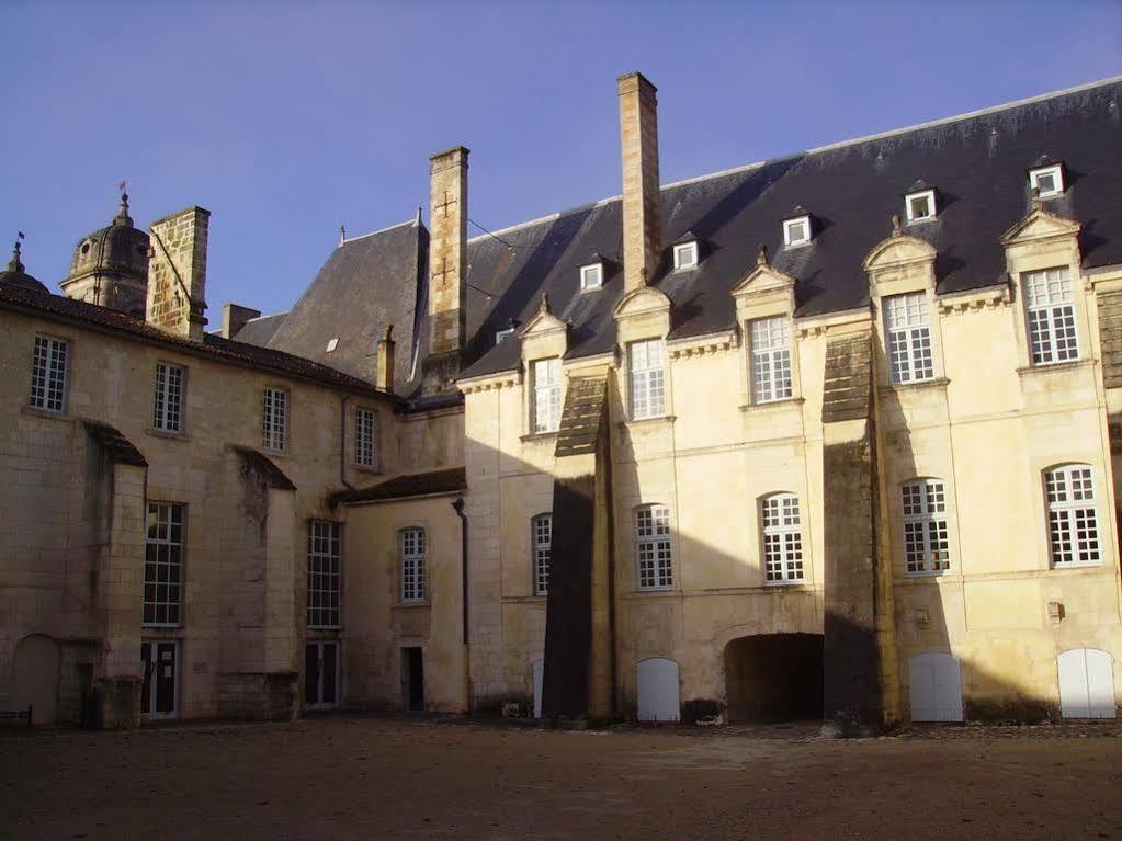 Отель Abbaye Royale Сен-Жан-д'Анжели Экстерьер фото